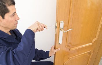 Locksmith Master Shop Chicago, IL 312-288-7670 Locksmith Master Shop Chicago, IL 312-288-7670